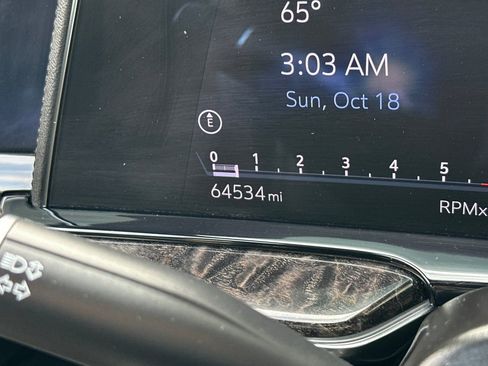 Used 2023 Cadillac Escalade Premium Luxury w/ Performance Package image 36