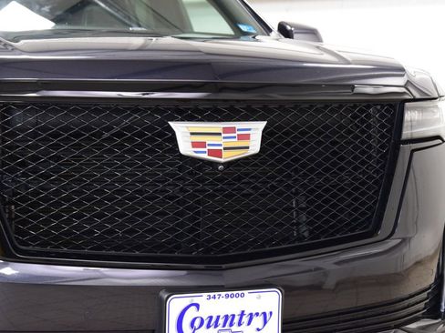 Used 2022 Cadillac Escalade Sport w/ Touring Package AWD/4WD image 11