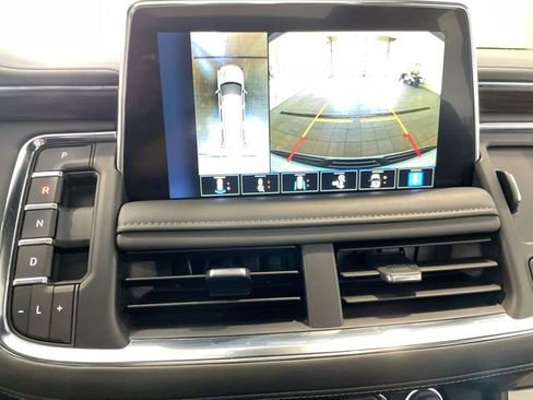 Used 2024 Chevrolet Tahoe Z71 w/ Luxury Package image 25