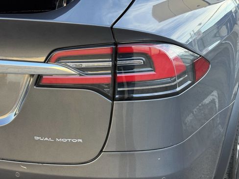 Used 2019 Tesla Model X Long Range image 38