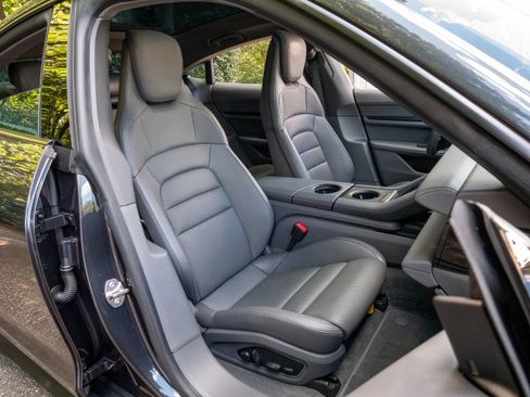 Certified 2022 Porsche Taycan image 33