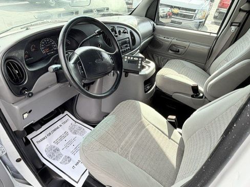 Used 2001 Ford E-350 and Econoline 350 XL RWD image 10