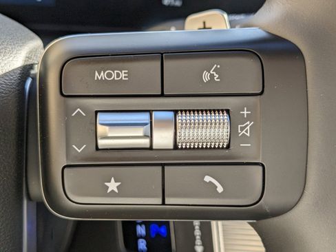 Used 2025 Hyundai Santa Fe Limited image 28