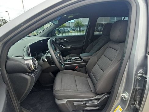 Used 2026 Chevrolet Equinox LT FWD image 12