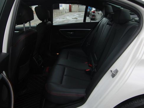Used 2016 BMW 328i xDrive Sedan w/ Technology Package AWD/4WD image 11