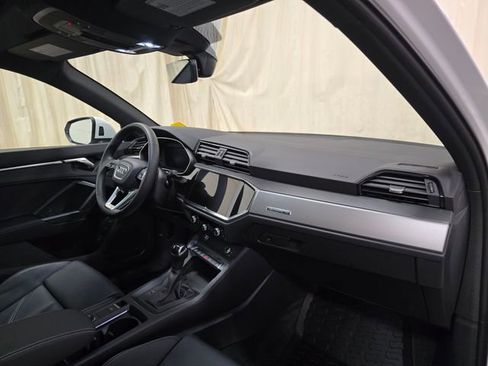 Used 2025 Audi Q3 2.0T Premium w/ Convenience Package AWD/4WD image 37