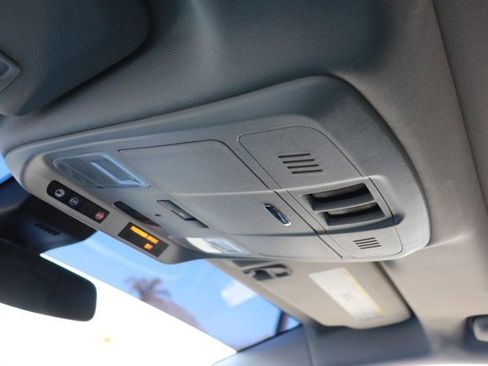 Used 2020 Buick Envision Premium w/ Driver Confidence Package image 27