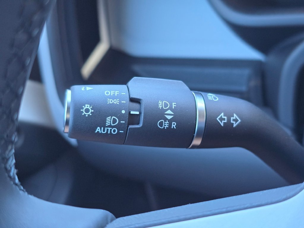New 2026 Land Rover Defender 110 X-Dynamic SE AWD/4WD image 27