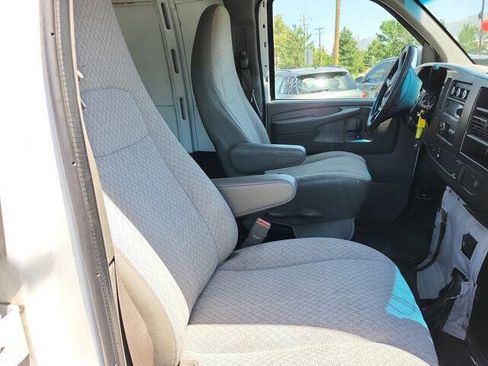 Used 2015 Chevrolet Express 3500 Extended image 18