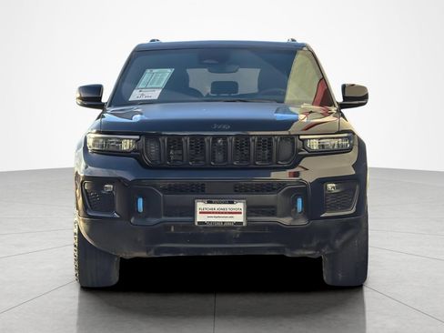 Used 2023 Jeep Grand Cherokee Trailhawk image 8