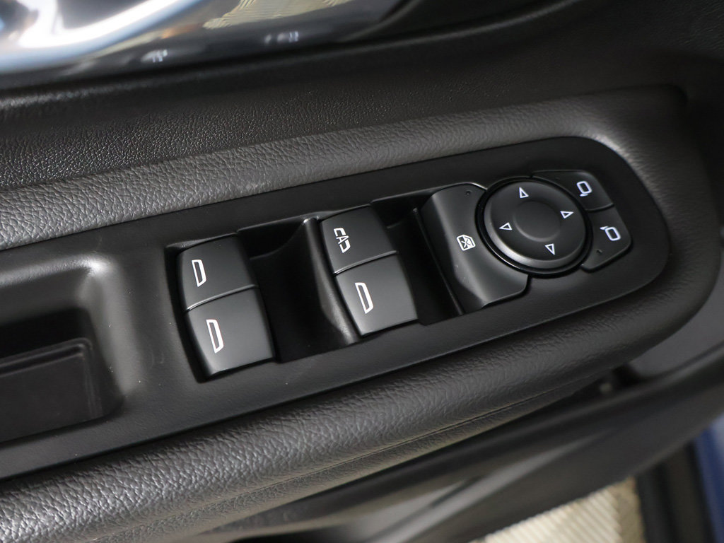 Used 2024 GMC Terrain SLE FWD image 33