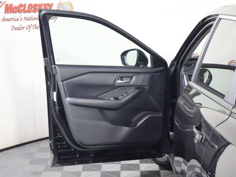 Used 2024 Nissan Rogue SV AWD/4WD image 27