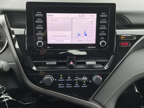 Used 2021 Toyota Camry LE image 26