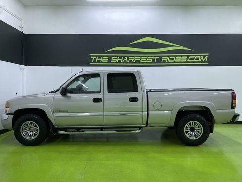 Used 2004 GMC Sierra 2500 SLT w/ Skid Plate Package image 6