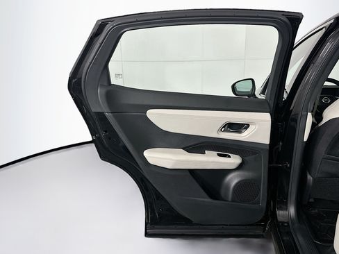 Used 2023 Nissan Ariya FWD image 26