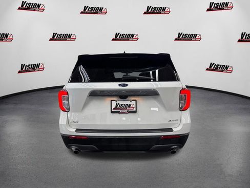 Used 2024 Ford Explorer XLT w/ Equipment Group 202A image 6