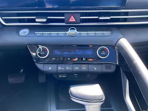Used 2024 Hyundai Elantra Limited FWD image 26