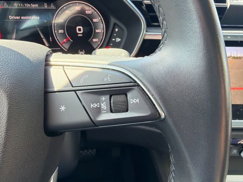 Used 2023 Audi Q3 2.0T Premium Plus w/ Premium Plus Package image 32