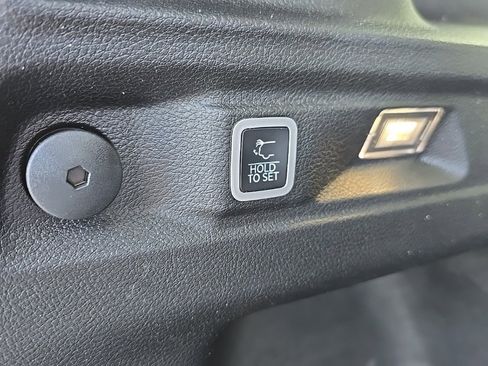 Used 2022 Jeep Grand Cherokee L Limited image 75