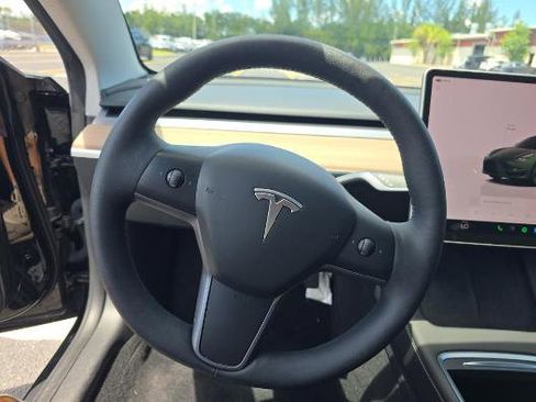 Used 2023 Tesla Model 3 Standard Range RWD image 9
