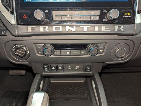 Used 2025 Nissan Frontier SV w/ SV Convenience Package image 27