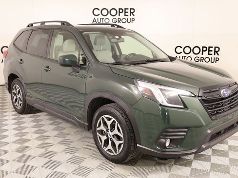 Used 2023 Subaru Forester Premium image 1