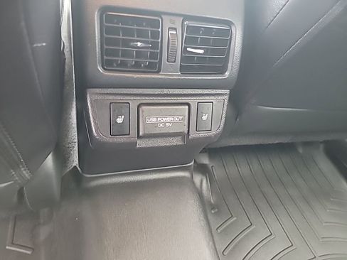 Used 2018 Subaru Outback 2.5i Limited image 14