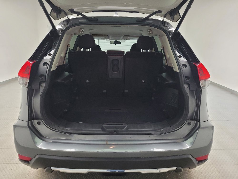 Used 2018 Nissan Rogue SV FWD image 29