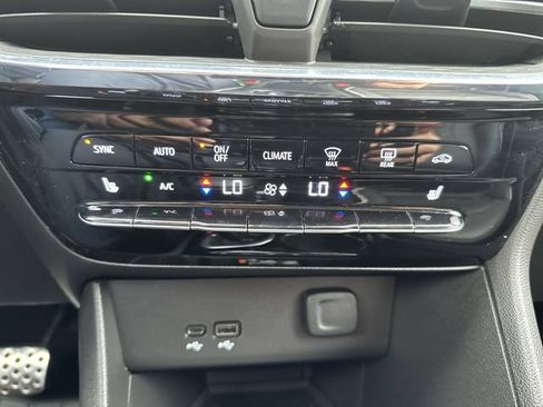 Certified 2025 Buick Encore GX Avenir w/ Avenir Technology Package AWD/4WD image 19