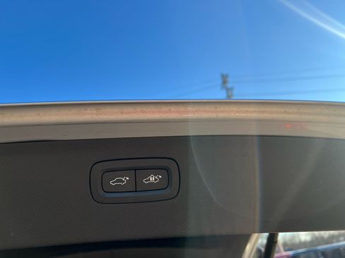 Used 2018 Volvo XC90 T5 Momentum w/ Convenience Package image 28