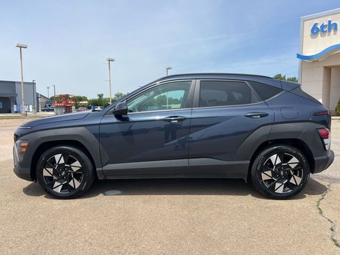 Used 2025 Hyundai Kona SEL FWD image 2