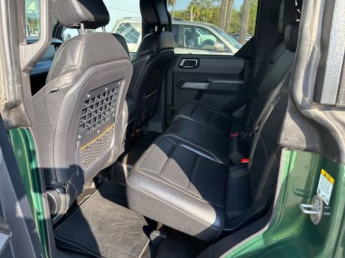 Used 2023 Ford Bronco Badlands image 11
