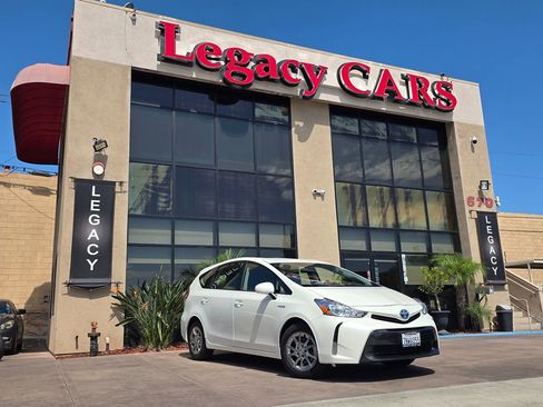 Used 2015 Toyota Prius V Three FWD image 2