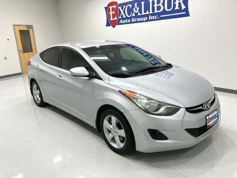 Used 2019 Hyundai Elantra Value Edition image 2