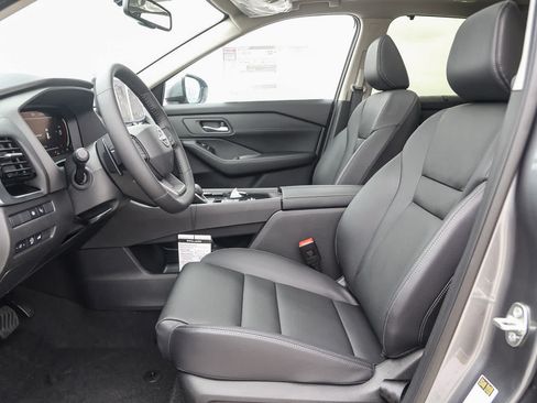 New 2025 Nissan Rogue SL w/ SL Premium Package FWD image 18