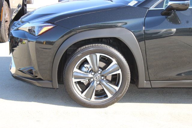 Certified 2025 Lexus UX 300h FWD image 4