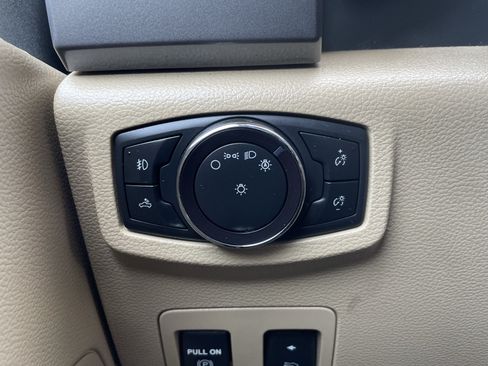 Used 2019 Ford F150 XLT w/ Equipment Group 302A Luxury AWD/4WD image 27
