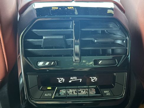 Used 2024 BMW iX xDrive50 w/ Sport Package AWD/4WD image 16
