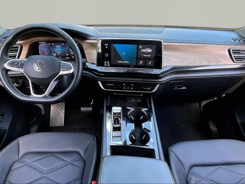 Used 2025 Volkswagen Atlas SE FWD image 7