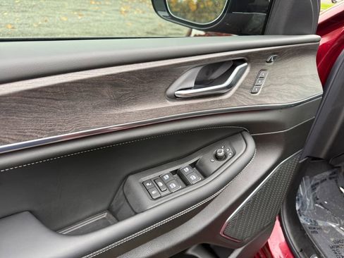 New 2025 Jeep Grand Cherokee Overland w/ Adv Protech Group III image 12