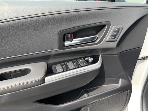 New 2026 Toyota Sienna Platinum image 8