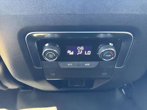 Used 2025 Chevrolet Tahoe LT image 12