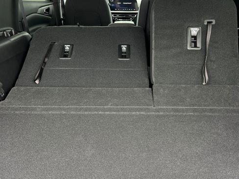 New 2025 Chevrolet Traverse LT w/ Enhanced Driving Package image 18