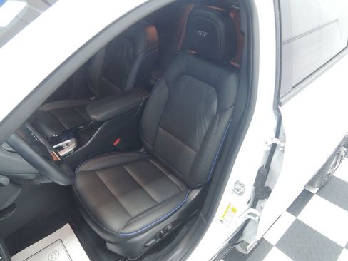 Used 2025 Buick Envista Sport Touring w/ Experience Buick Package FWD image 6