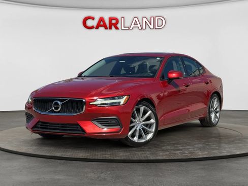 Used 2020 Volvo S60 T5 Momentum FWD image 1