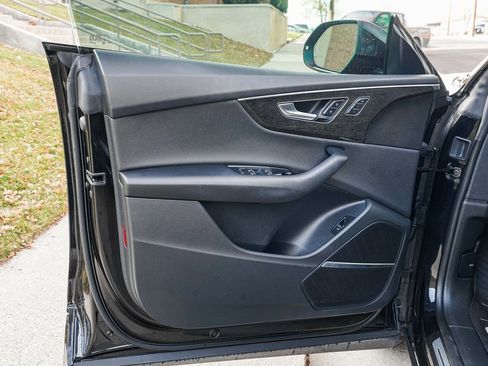 Used 2021 Audi Q8 Premium Plus w/ Premium Plus Package image 8