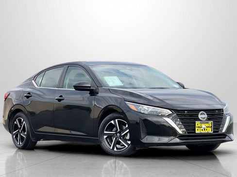 Used 2024 Nissan Sentra SV image 2