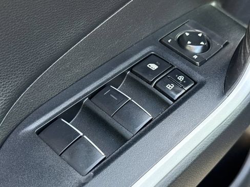 Used 2020 Toyota RAV4 Limited AWD/4WD image 21