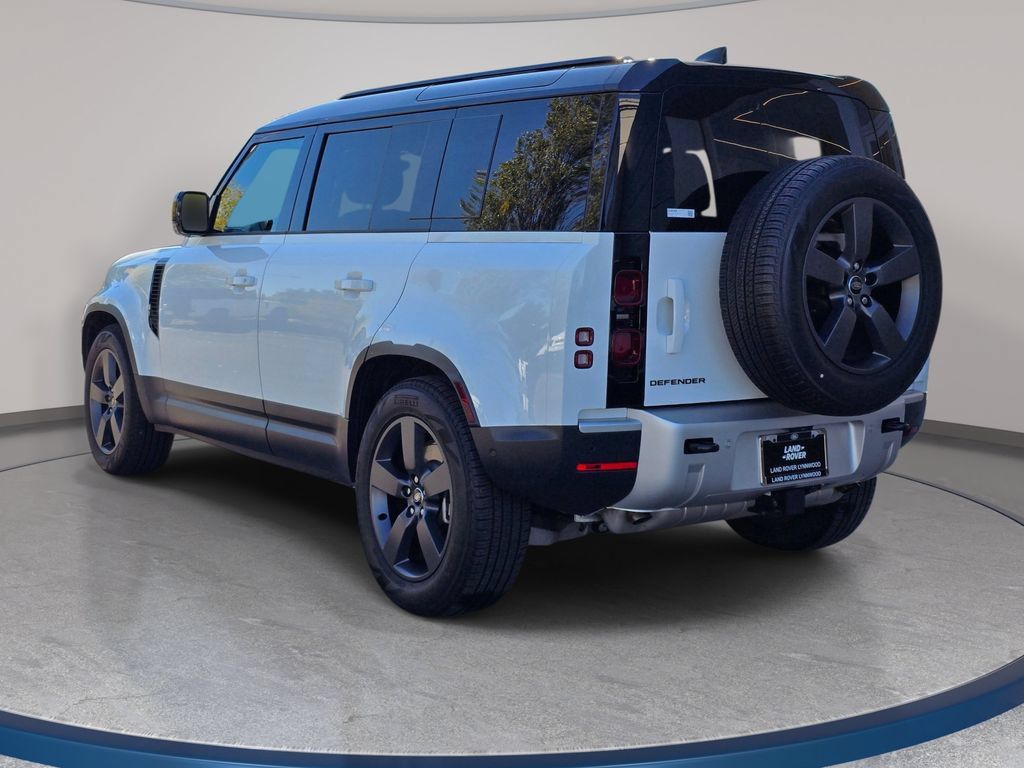 Used 2025 Land Rover Defender 110 S AWD/4WD image 8