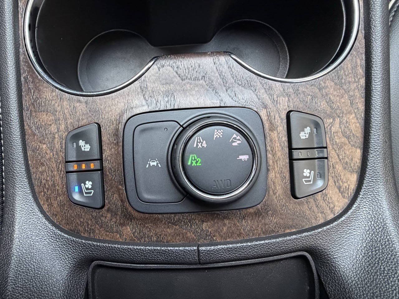 Used 2021 GMC Acadia Denali w/ Denali Ultimate Package AWD/4WD image 33